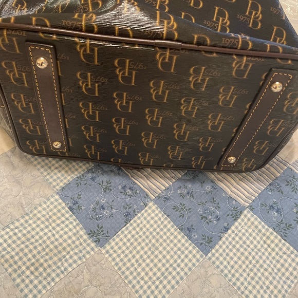 Dooney & Burke drawstring bag & wallet - Picture 5 of 6